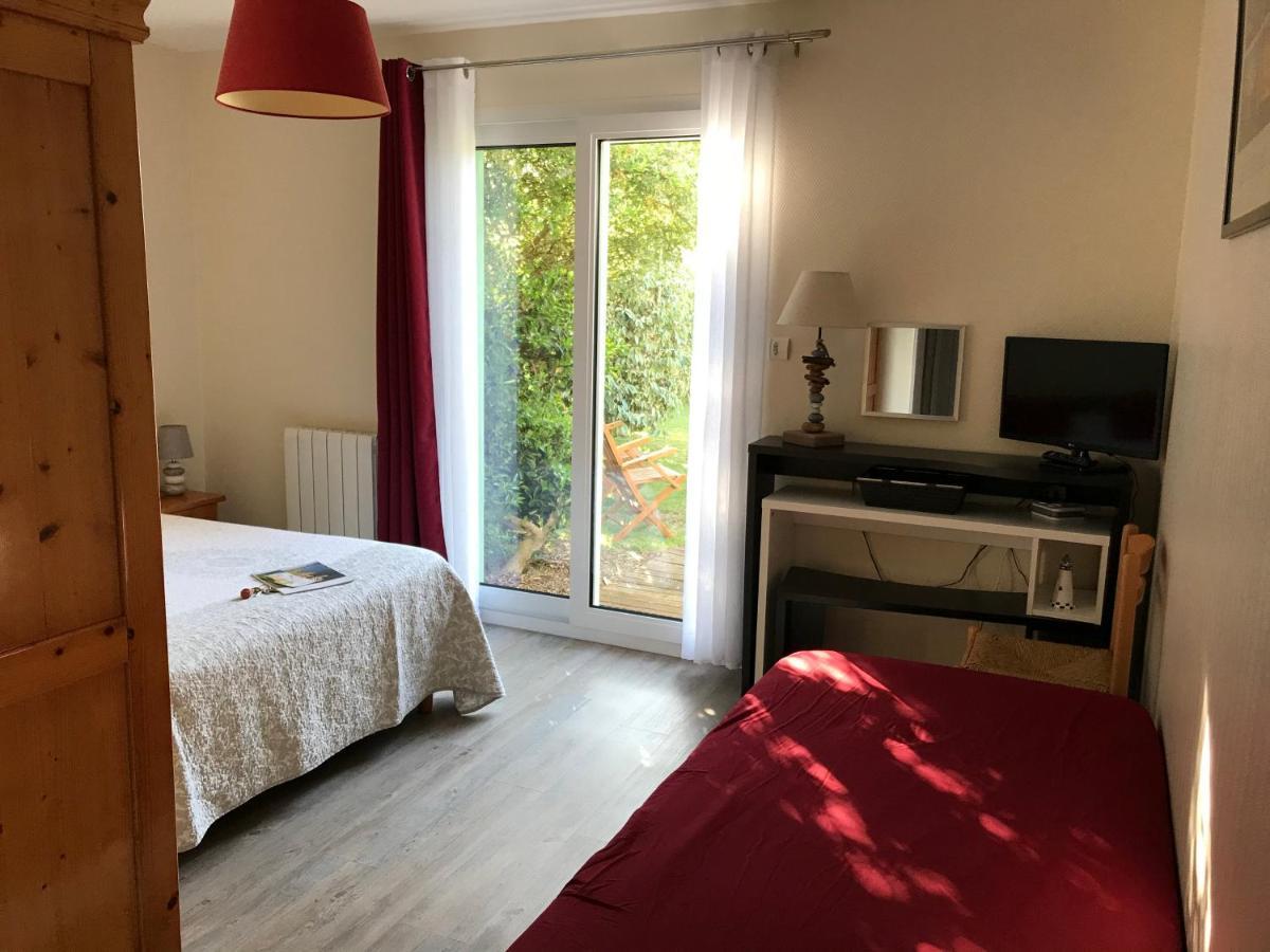 Hotel Aux Tamaris Sauzon Екстер'єр фото
