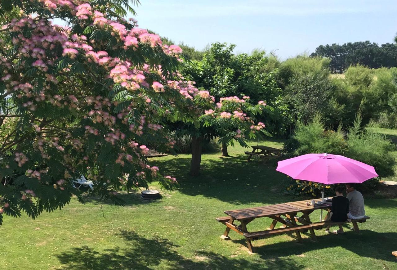 Hotel Aux Tamaris Sauzon Екстер'єр фото