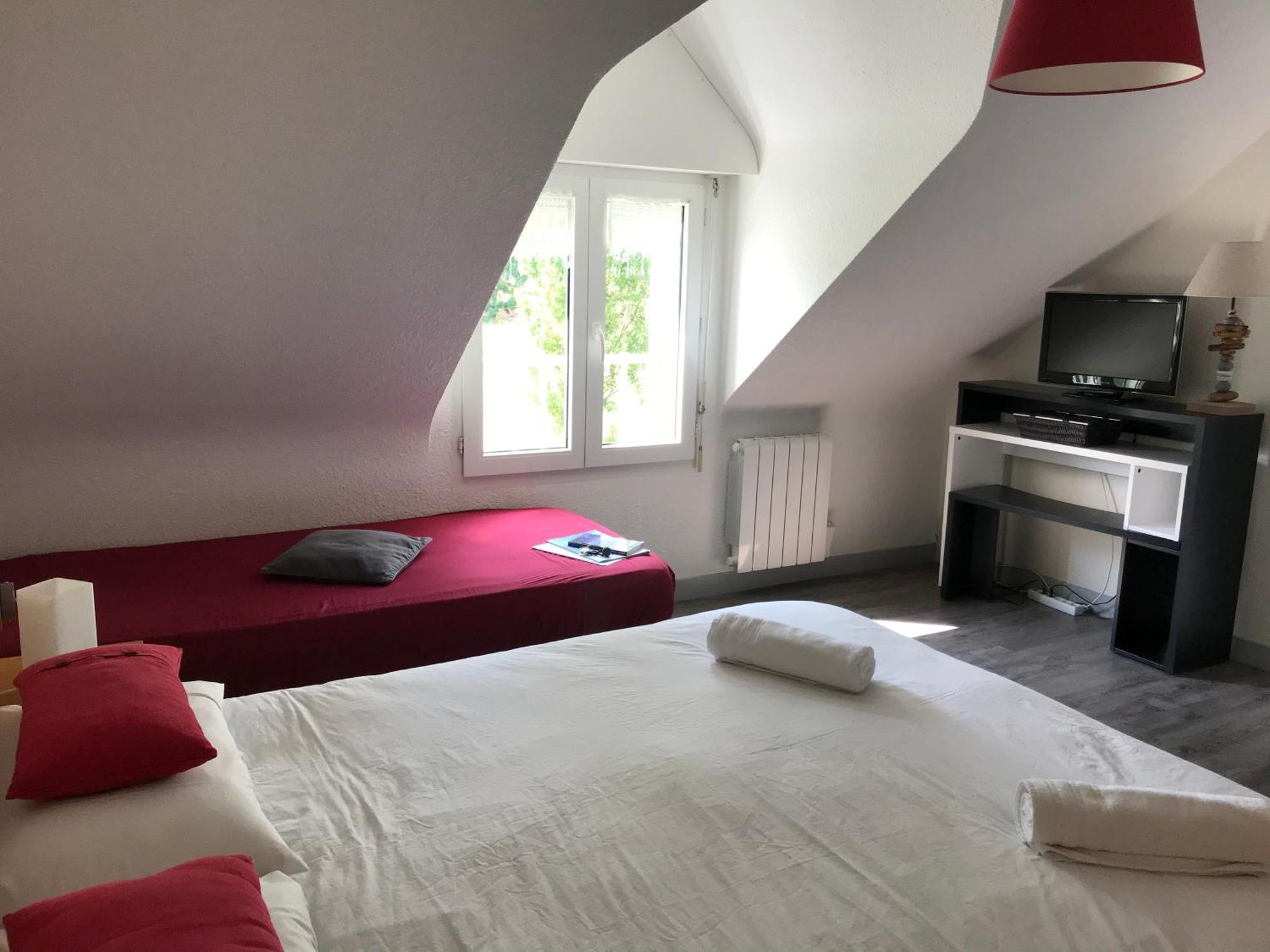 Hotel Aux Tamaris Sauzon Екстер'єр фото