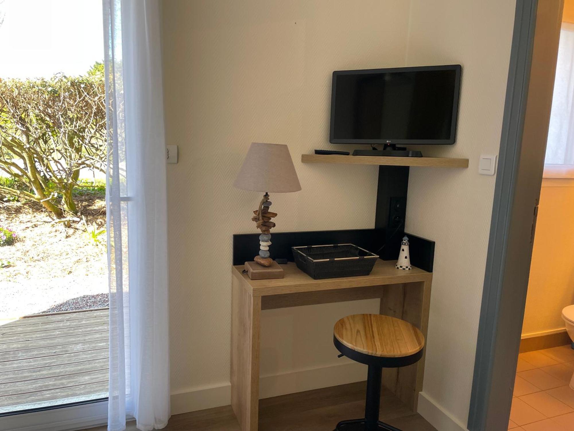 Hotel Aux Tamaris Sauzon Екстер'єр фото