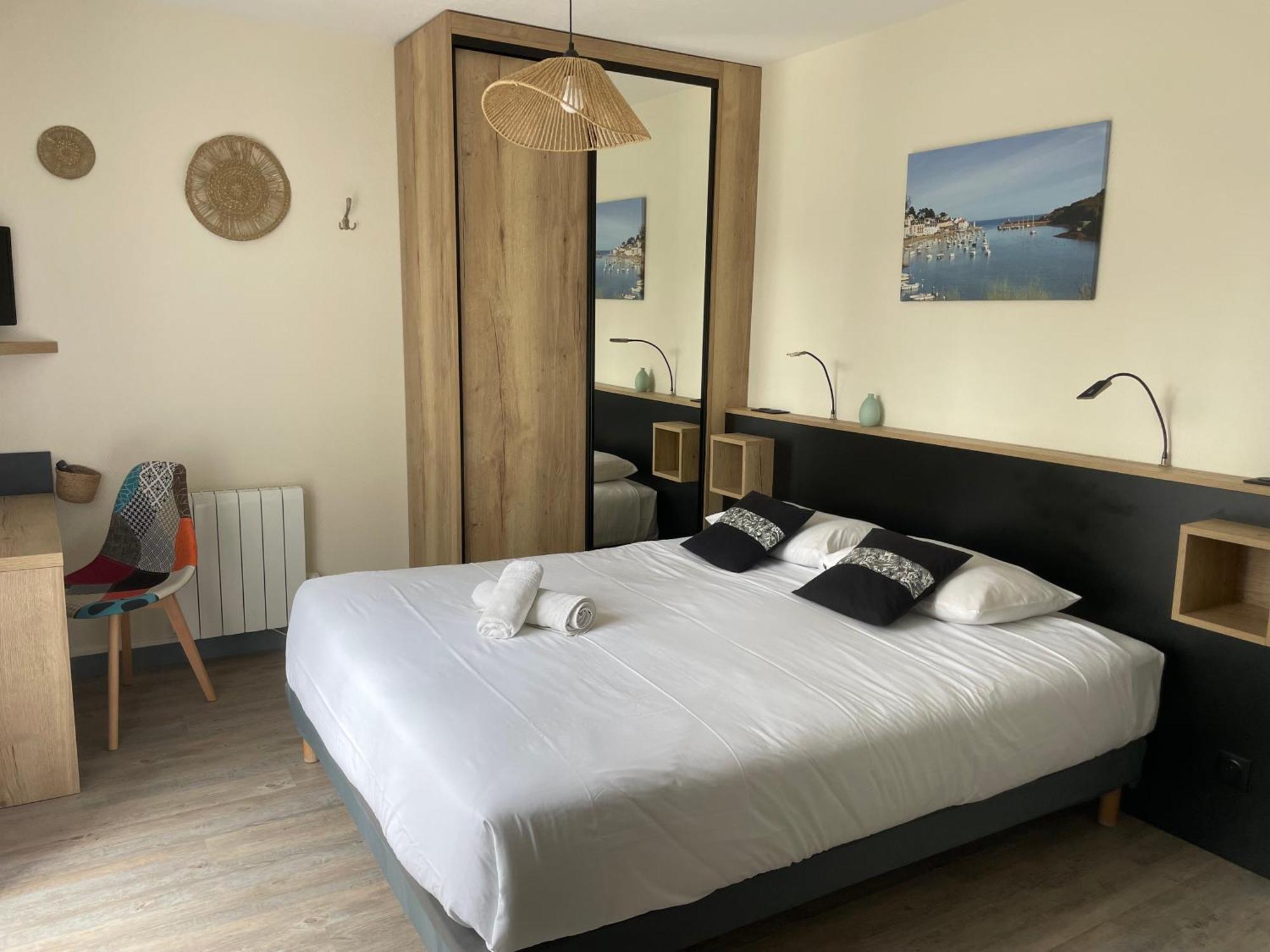 Hotel Aux Tamaris Sauzon Екстер'єр фото