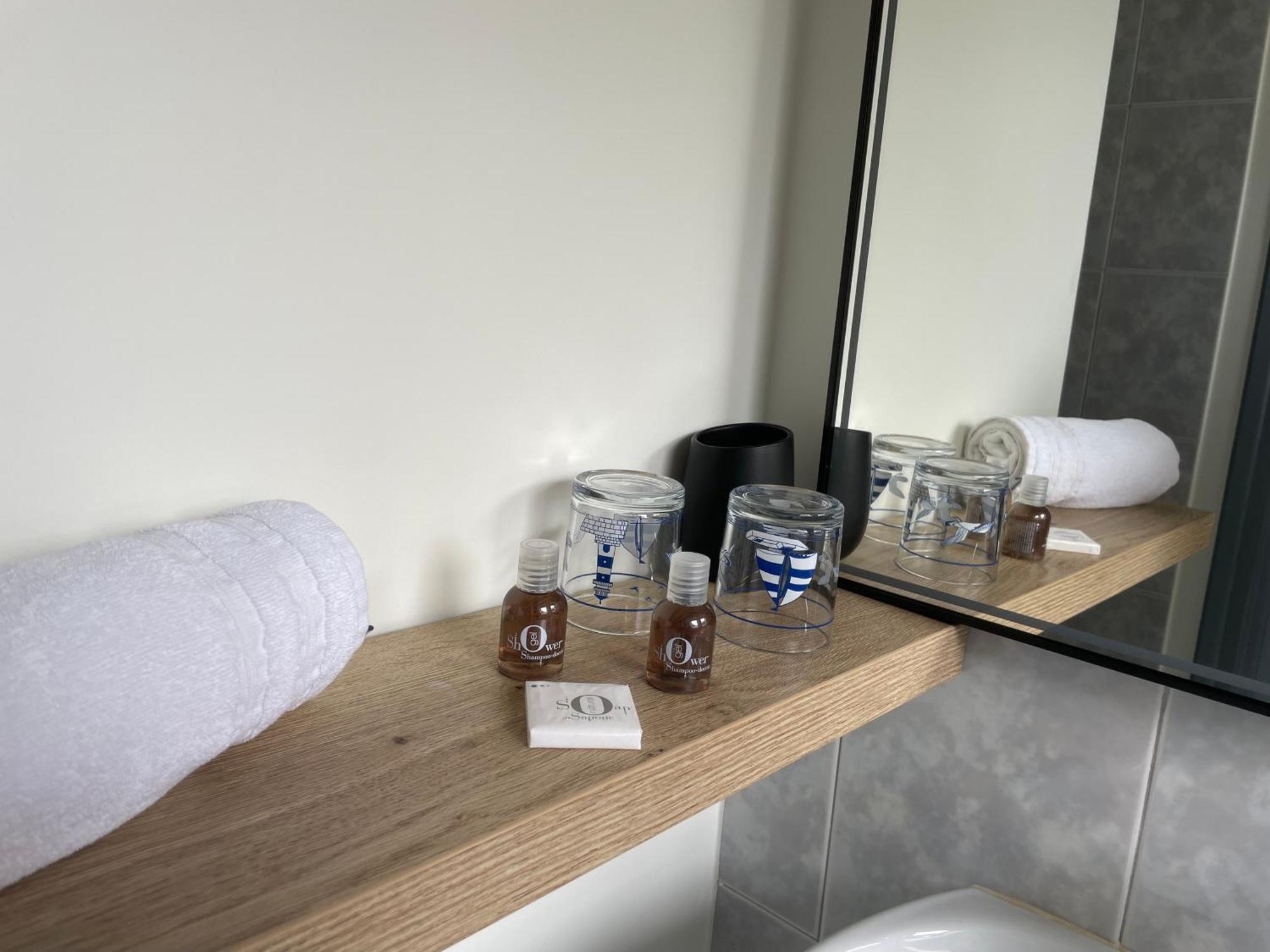 Hotel Aux Tamaris Sauzon Екстер'єр фото