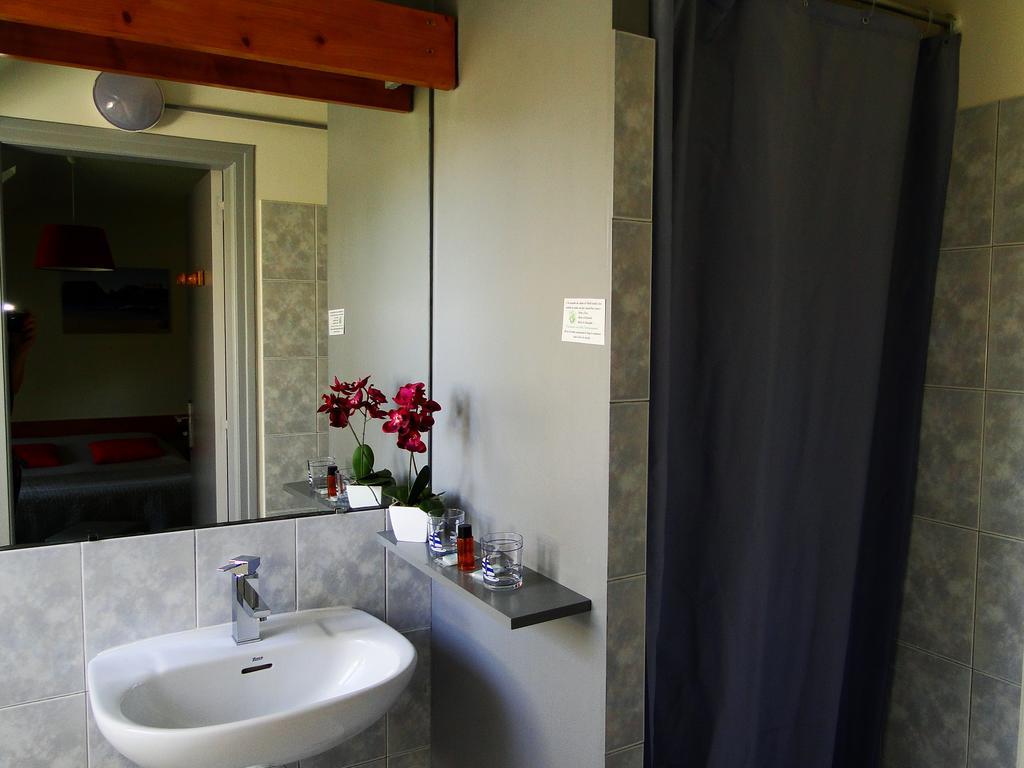 Hotel Aux Tamaris Sauzon Екстер'єр фото